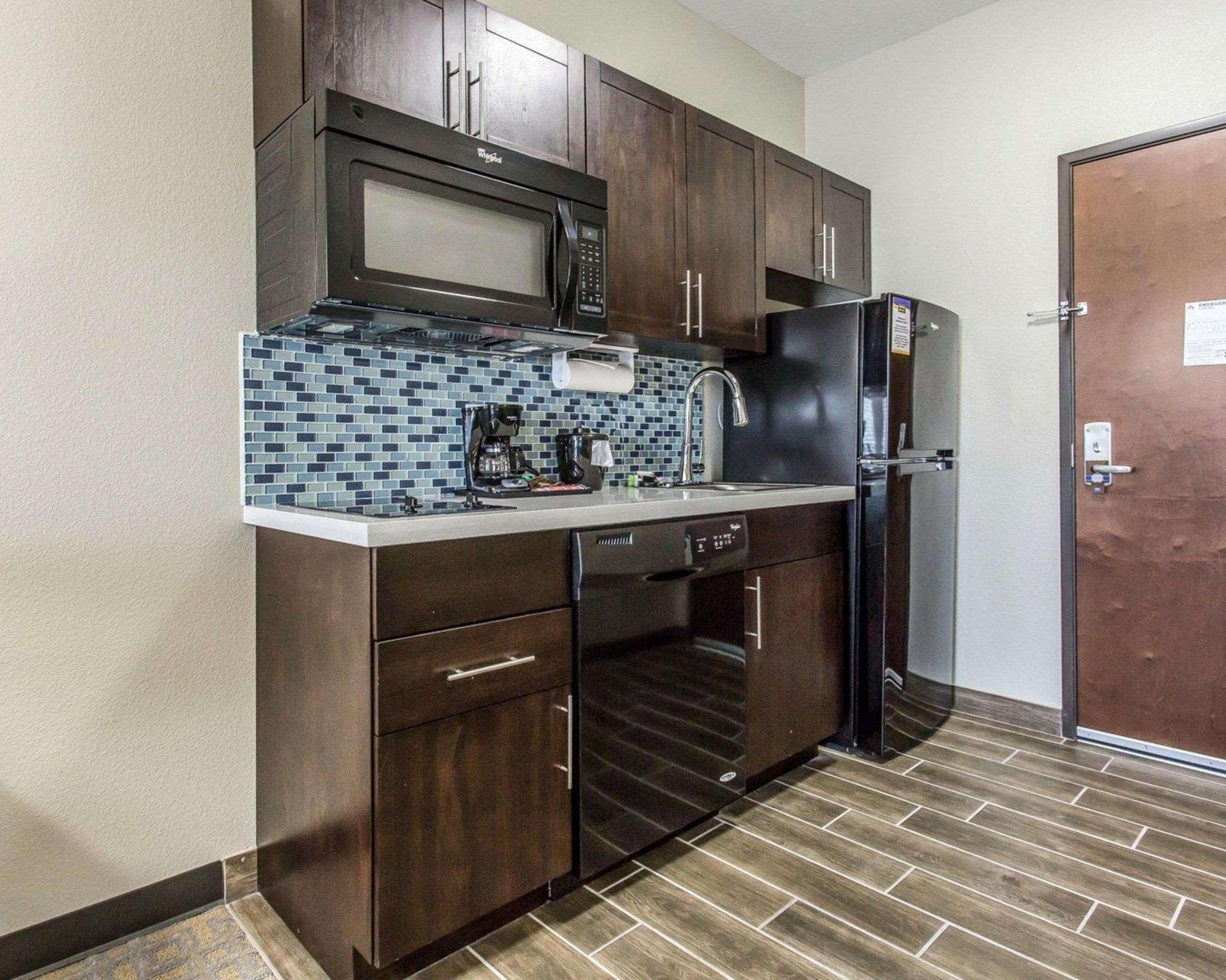 Mainstay Suites Midland Esterno foto