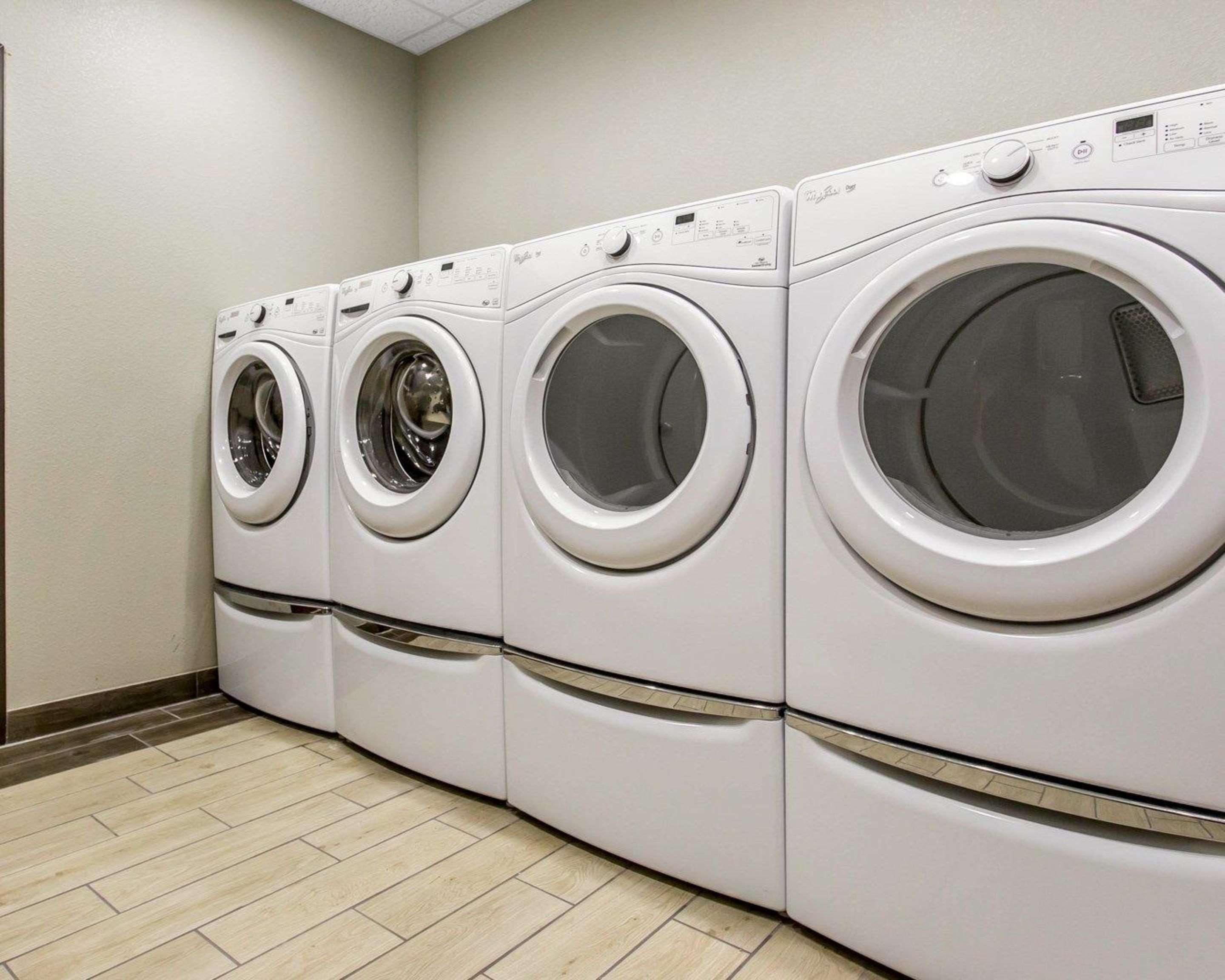 Mainstay Suites Midland Esterno foto