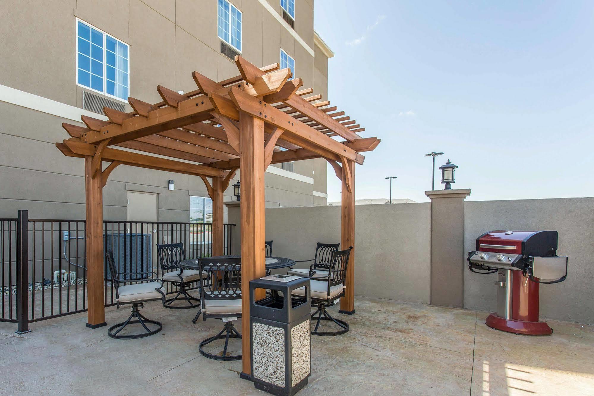 Mainstay Suites Midland Esterno foto